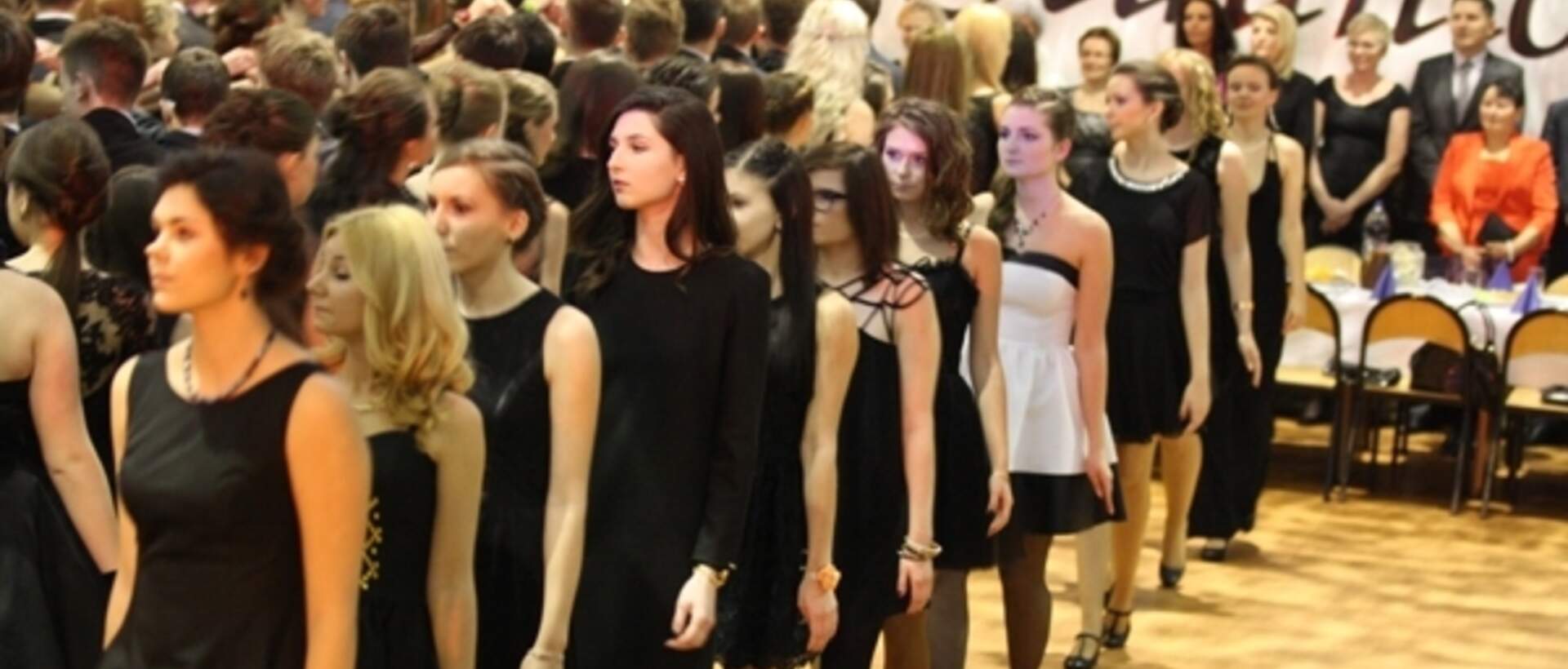 Bale studniówkowe i maturalne